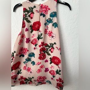 Vince Camuto floral top